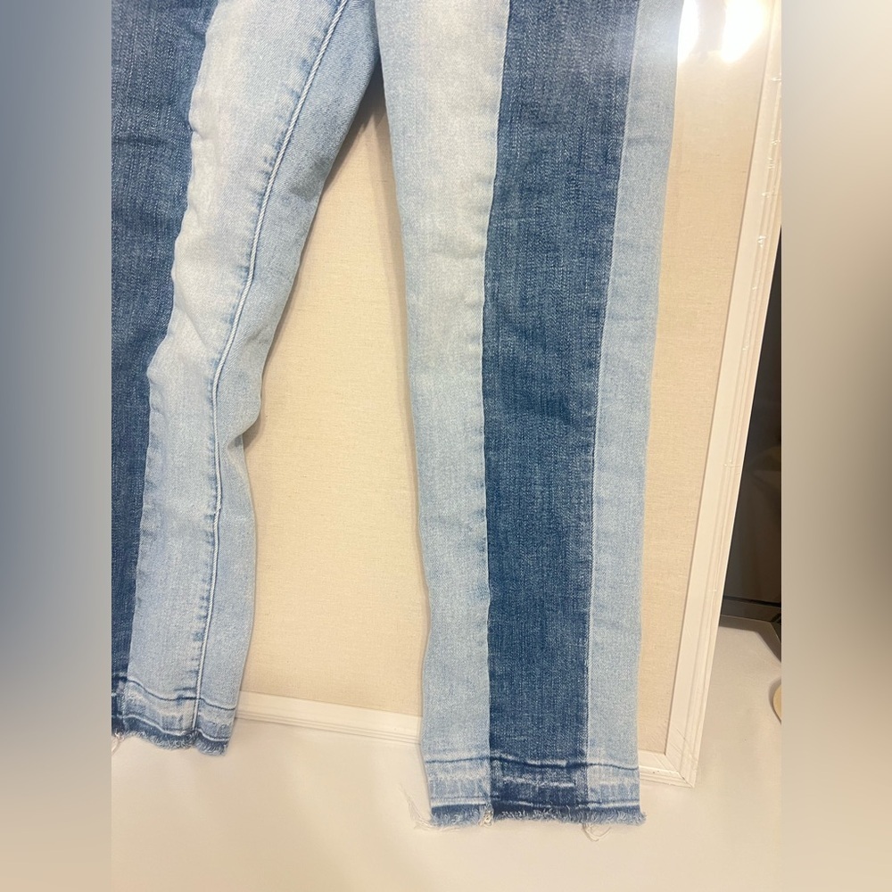 High-Waisted two toned jeans from Flying Monkey - Picture 2 of 3